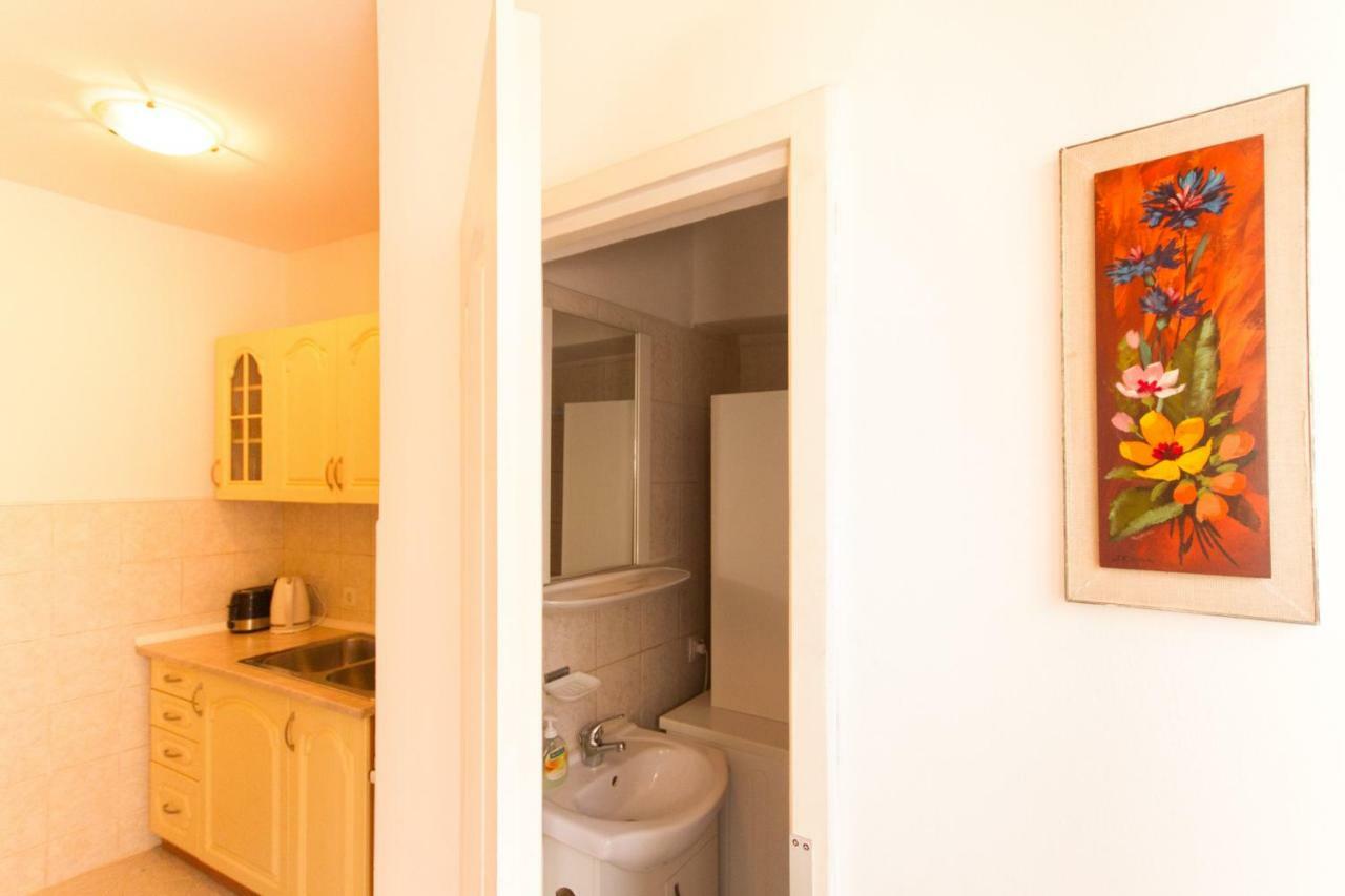 Apartman Punta Vilma Apartment พูลา ภายนอก รูปภาพ